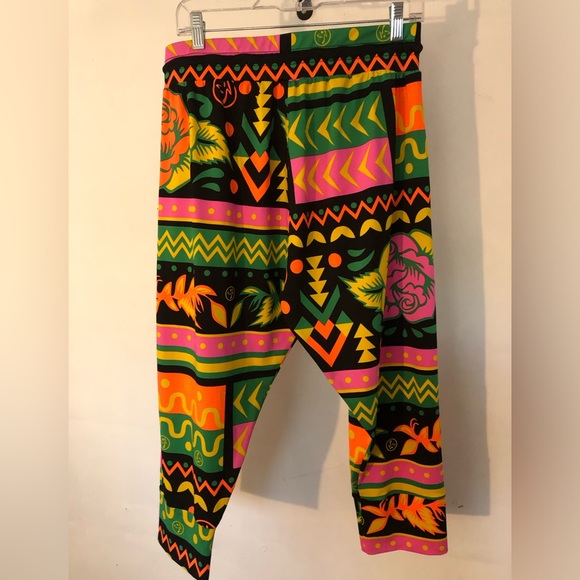 Authentic- ZUMBA Harem-Style Capri - Picture 1 of 4